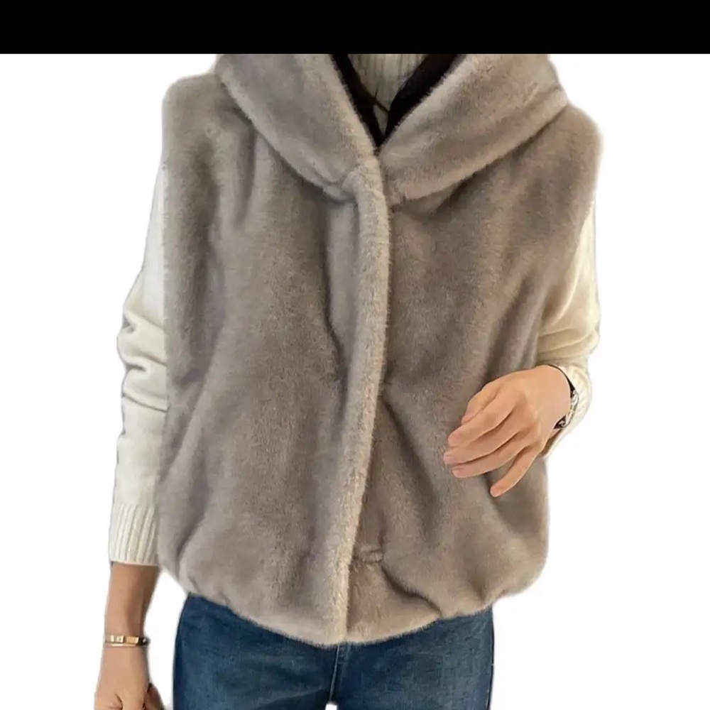 Luxury Lady Faux Fur Vest Thin Light Warm Fashion Women Winter Fall Hooded